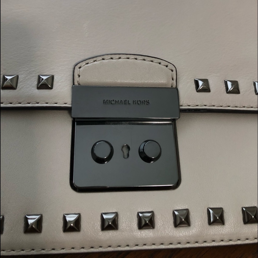 Michael Kors Crossbody - Picture 5 of 12